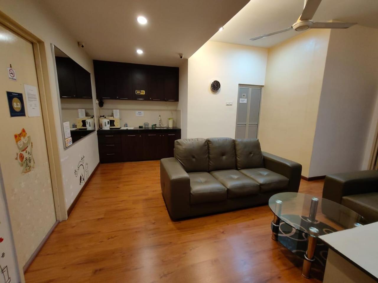 Apartment 2 *